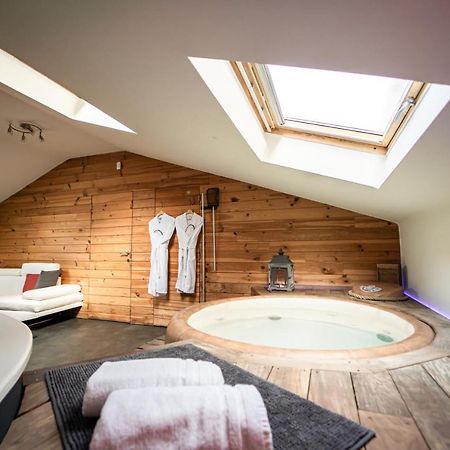 Le Lov'T - Suite Avec Jacuzzi Spontin Esterno foto