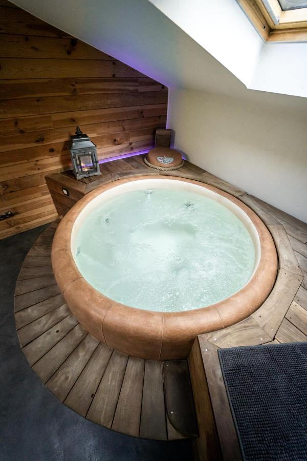 Le Lov'T - Suite Avec Jacuzzi Spontin Esterno foto