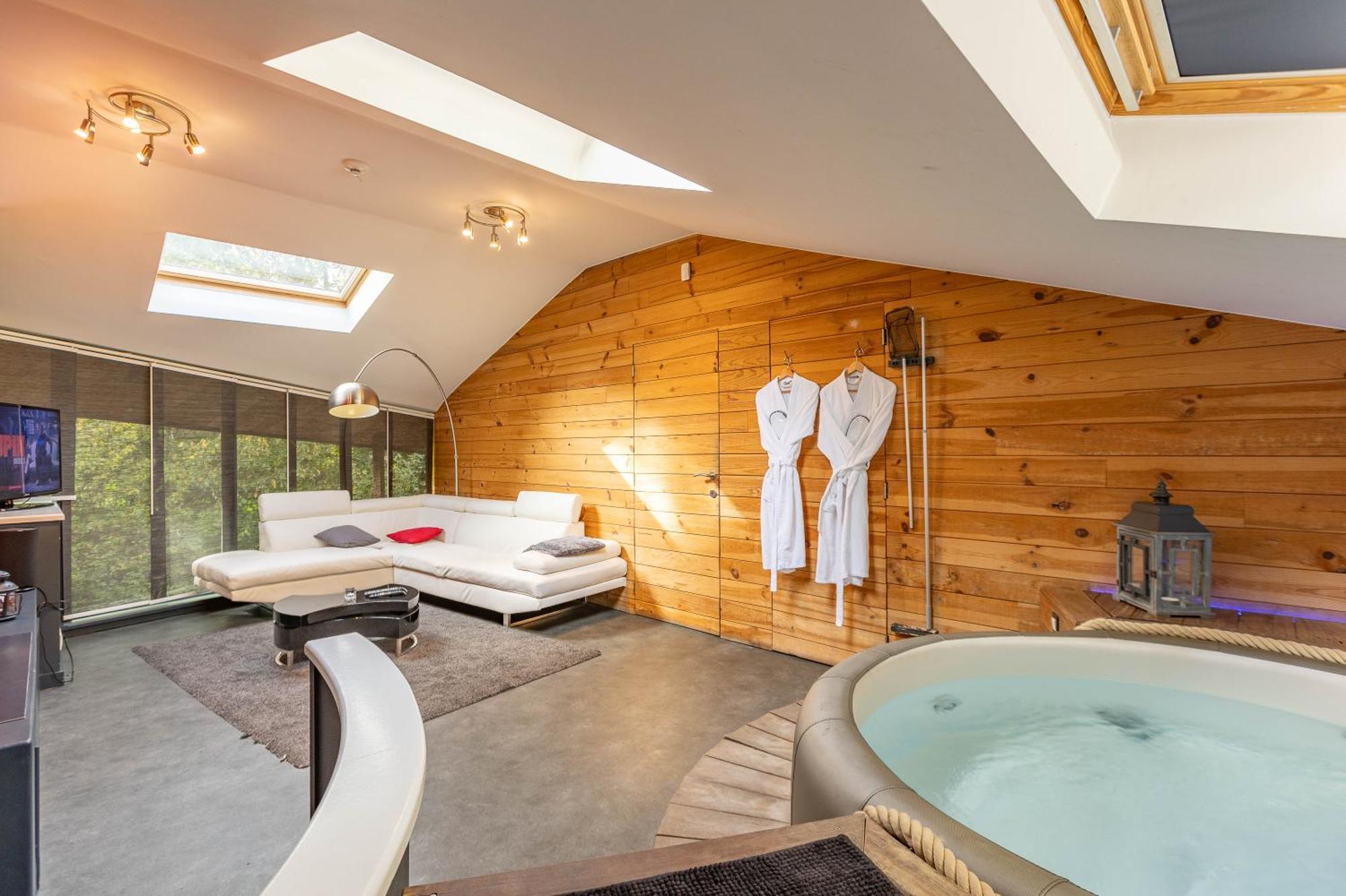 Le Lov'T - Suite Avec Jacuzzi Spontin Esterno foto