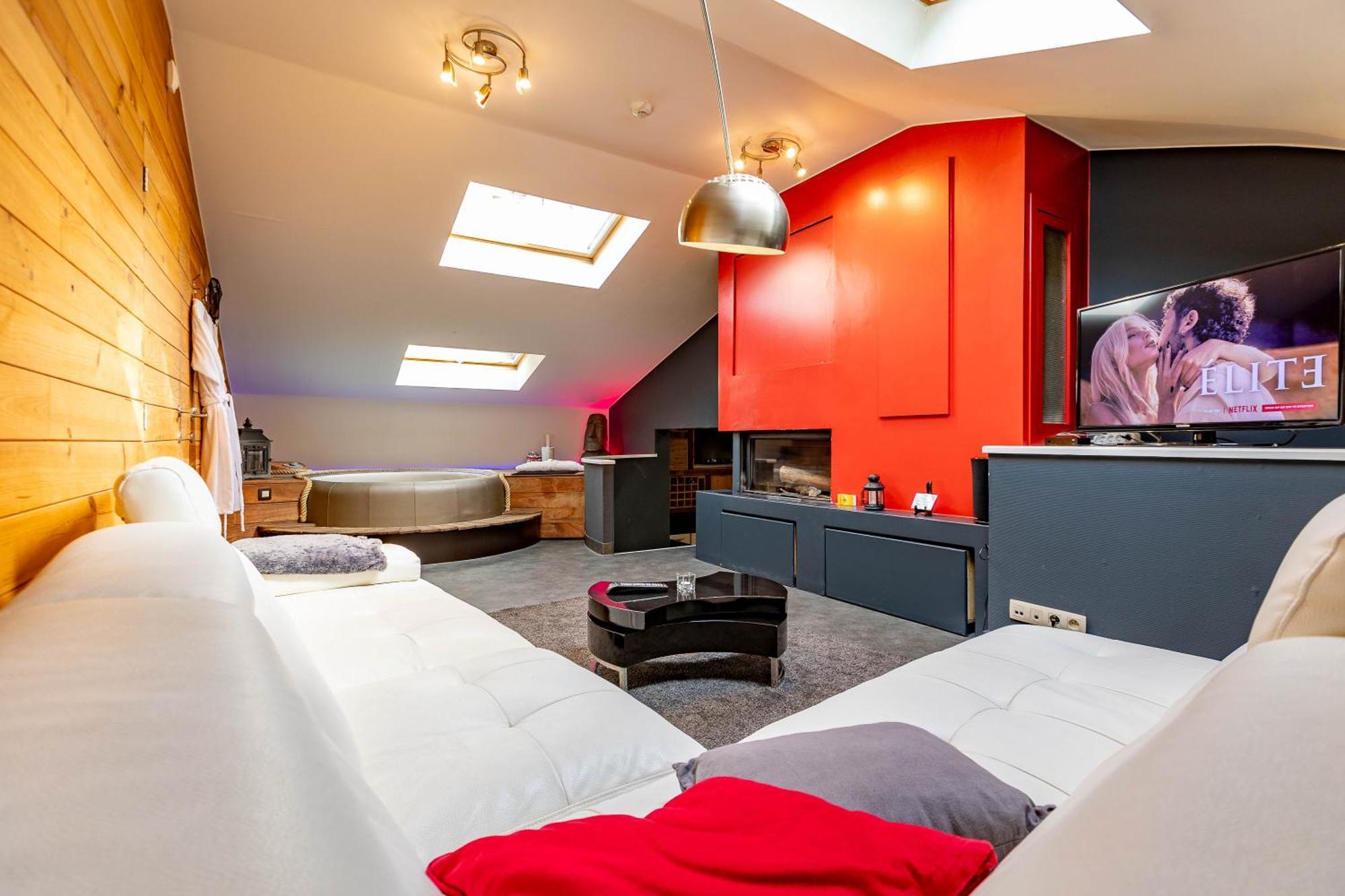 Le Lov'T - Suite Avec Jacuzzi Spontin Esterno foto